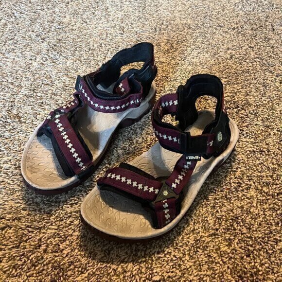 Teva Stratum or Terra Fi 5 hiking sandals - Picture 1 of 6